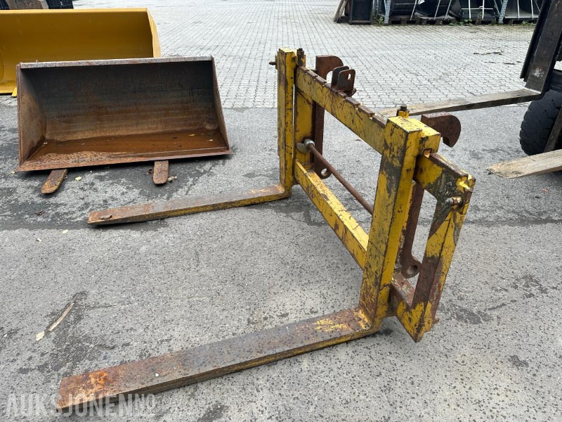 Gjerstad, Volvo Store BM Pallegaffel, Passer L-50 til L-120 - Celtniecības maisītājs: foto 5 Gjerstad, Volvo Store BM Pallegaffel, Passer L-50 til L-120 - Celtniecības maisītājs: foto 5