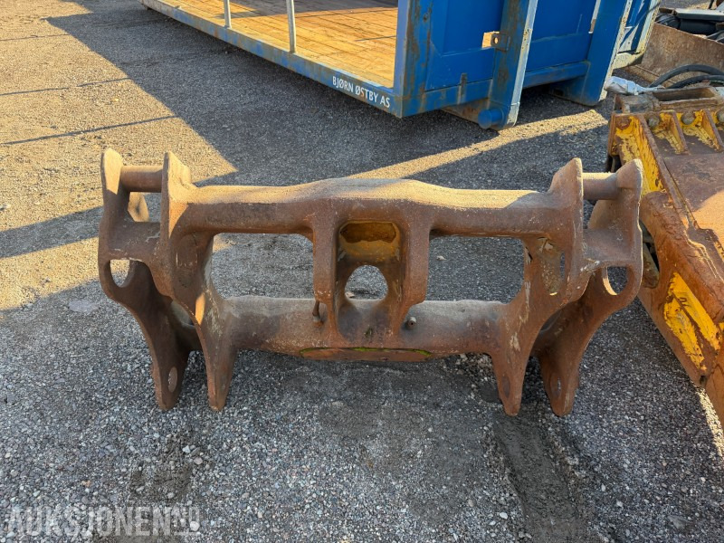 Hydraulisk Hurtigfeste til Volvo L90 - Celtniecības maisītājs: foto 2 Hydraulisk Hurtigfeste til Volvo L90 - Celtniecības maisītājs: foto 2
