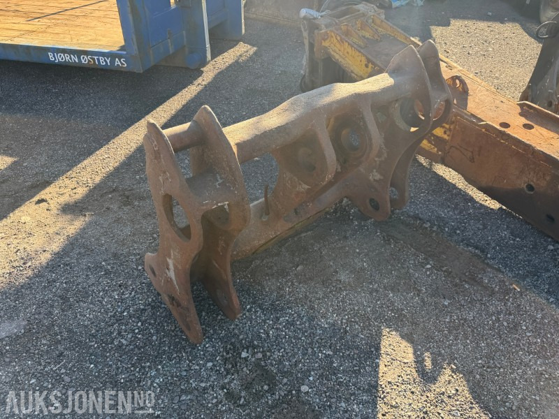 Hydraulisk Hurtigfeste til Volvo L90 - Celtniecības maisītājs: foto 1 Hydraulisk Hurtigfeste til Volvo L90 - Celtniecības maisītājs: foto 1