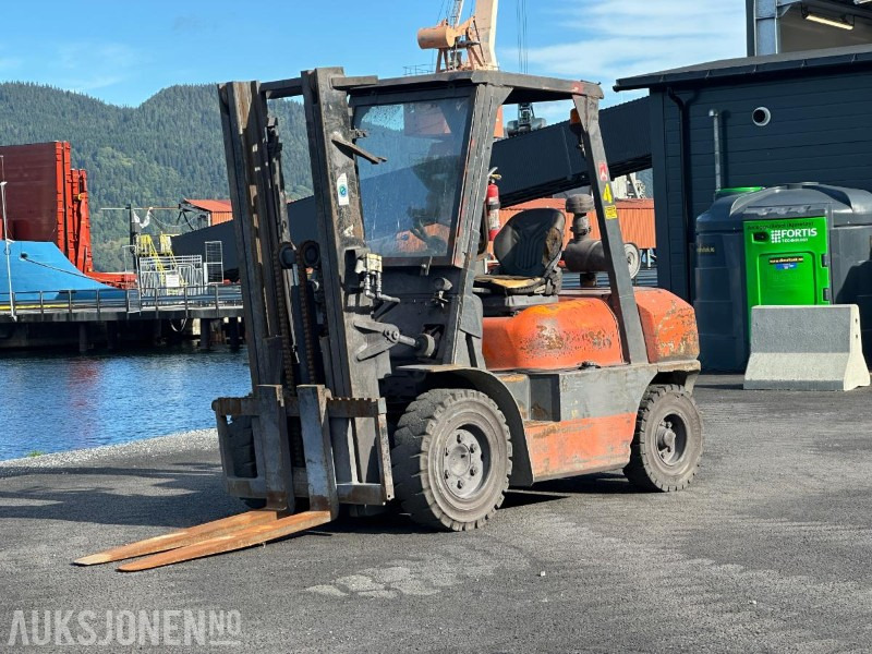 1997 Toyota 02-6fD35 Gaffeltruck / Motvektstruck - Iekraušanas tehnika: foto 2 1997 Toyota 02-6fD35 Gaffeltruck / Motvektstruck - Iekraušanas tehnika: foto 2