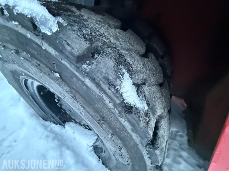 Iekraušanas tehnika 2003 Nissan VF05H70U Motvektstruck - 7 Tonn løftevekt - Nye batteri - 9578T: foto 16