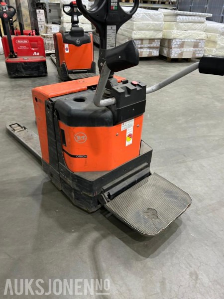 2009 Toyota truck LPE 200/8, Reparasjonsobjekt - Iekraušanas tehnika: foto 3 2009 Toyota truck LPE 200/8, Reparasjonsobjekt - Iekraušanas tehnika: foto 3