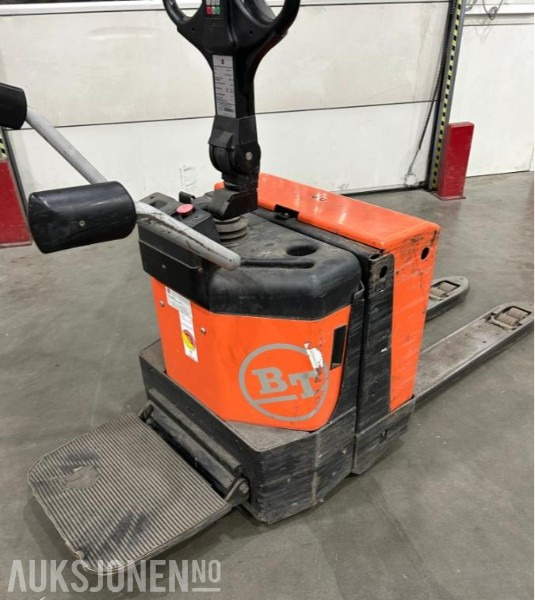 2009 Toyota truck LPE 200/8, Reparasjonsobjekt - Iekraušanas tehnika: foto 2 2009 Toyota truck LPE 200/8, Reparasjonsobjekt - Iekraušanas tehnika: foto 2