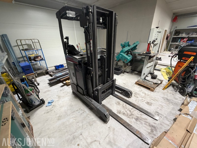 2013 Nissan UND140 Skyvemasttruck - 4,8m med batterilader - Iekraušanas tehnika: foto 3 2013 Nissan UND140 Skyvemasttruck - 4,8m med batterilader - Iekraušanas tehnika: foto 3