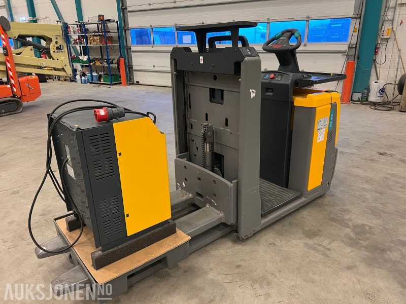 2016 Jungheinrich ECE 310 HP - Iekraušanas tehnika: foto 5 2016 Jungheinrich ECE 310 HP - Iekraušanas tehnika: foto 5