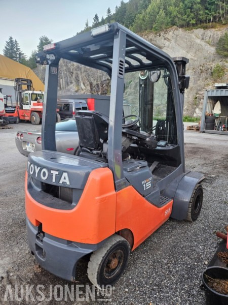 2018 Toyota Tonero 02-8FDF15 truck med rotator trippelmast og tvillinghjul - Iekraušanas tehnika: foto 3 2018 Toyota Tonero 02-8FDF15 truck med rotator trippelmast og tvillinghjul - Iekraušanas tehnika: foto 3