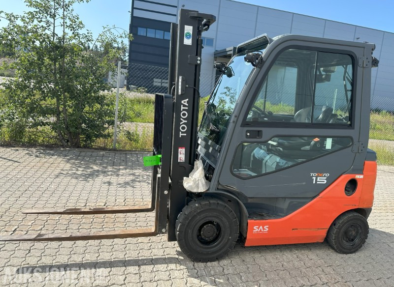 Iekraušanas tehnika Toyota 42-8FDF15: foto 1