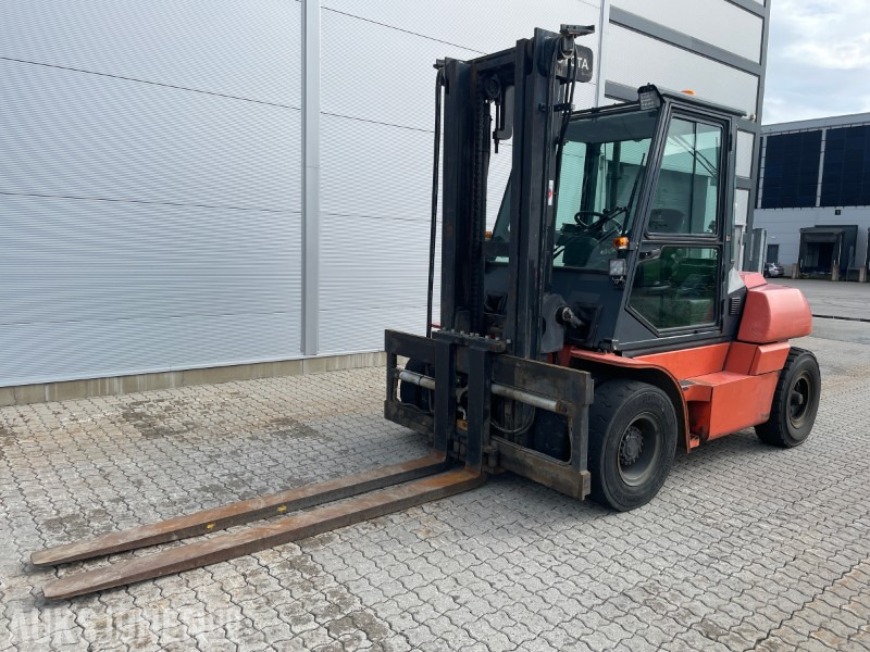 Iekraušanas tehnika Toyota Tonero 5FD70 7T: foto 1