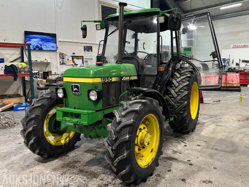 John Deere 1950 – 1988-modell – 46 hk – Starter og går – 4x4 – Med styringsdeler og kjettinger - Traktors: foto 1 John Deere 1950 – 1988-modell – 46 hk – Starter og går – 4x4 – Med styringsdeler og kjettinger - Traktors: foto 1