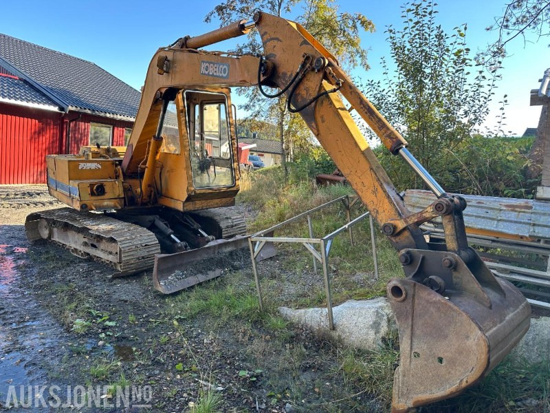 Kobelco k903B gravemaskin - Ekskavators: foto 1 Kobelco k903B gravemaskin - Ekskavators: foto 1