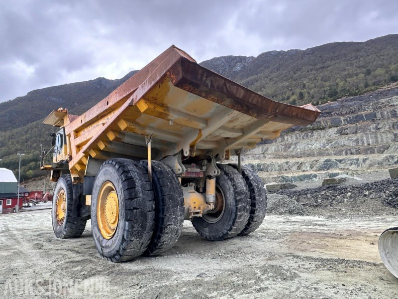 Komatsu HD 785-5 Tipptruck - Bezceļu pašizgāzējs: foto 4 Komatsu HD 785-5 Tipptruck - Bezceļu pašizgāzējs: foto 4
