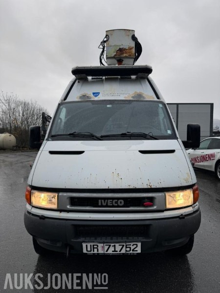 2005 Iveco Daily, Liftbil - UniJet - HPT 65C15, 230.604 km - Nifty lift - VM 140 med personkorg - Sertifisert lift til juni 2026 - Komunālā/ Specializētā tehnika: foto 2 2005 Iveco Daily, Liftbil - UniJet - HPT 65C15, 230.604 km - Nifty lift - VM 140 med personkorg - Sertifisert lift til juni 2026 - Komunālā/ Specializētā tehnika: foto 2
