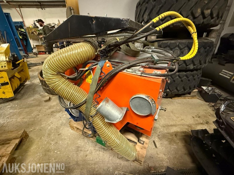 Komunālā/ Specializētā tehnika 2007 Holder C2.42 Minitraktor/Redskapsbærer - V-Plog - Fres - Feiemaskin - Strøer - 3764T: foto 30 Komunālā/ Specializētā tehnika 2007 Holder C2.42 Minitraktor/Redskapsbærer - V-Plog - Fres - Feiemaskin - Strøer - 3764T: foto 30