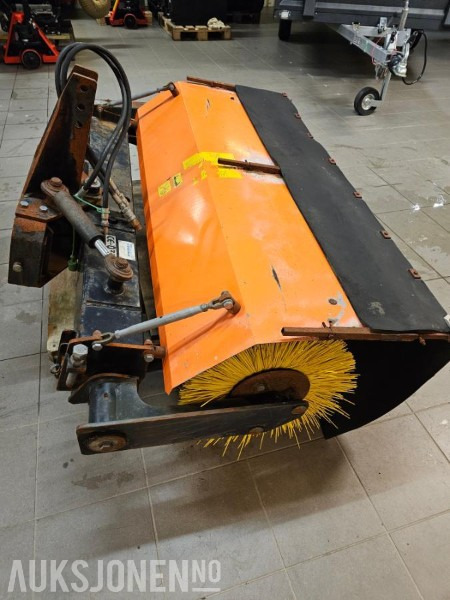 Komunālā/ Specializētā tehnika 2007 Holder C2.42 Minitraktor/Redskapsbærer - V-Plog - Fres - Feiemaskin - Strøer - 3764T: foto 40 Komunālā/ Specializētā tehnika 2007 Holder C2.42 Minitraktor/Redskapsbærer - V-Plog - Fres - Feiemaskin - Strøer - 3764T: foto 40