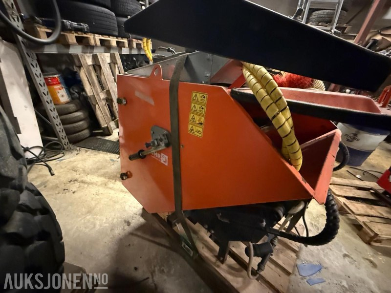 Komunālā/ Specializētā tehnika 2007 Holder C2.42 Minitraktor/Redskapsbærer - V-Plog - Fres - Feiemaskin - Strøer - 3764T: foto 32 Komunālā/ Specializētā tehnika 2007 Holder C2.42 Minitraktor/Redskapsbærer - V-Plog - Fres - Feiemaskin - Strøer - 3764T: foto 32