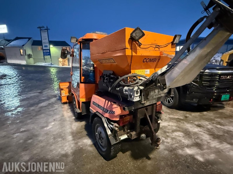 Komunālā/ Specializētā tehnika 2007 Holder C2.42 Minitraktor/Redskapsbærer - V-Plog - Fres - Feiemaskin - Strøer - 3764T: foto 7 Komunālā/ Specializētā tehnika 2007 Holder C2.42 Minitraktor/Redskapsbærer - V-Plog - Fres - Feiemaskin - Strøer - 3764T: foto 7