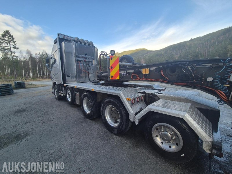 2017 Volvo FH 16 / 750, 8x4+2 Tungtrekker med 2019 Vang 3+1 akslet brønnhenger - Komunālā/ Specializētā tehnika: foto 4 2017 Volvo FH 16 / 750, 8x4+2 Tungtrekker med 2019 Vang 3+1 akslet brønnhenger - Komunālā/ Specializētā tehnika: foto 4