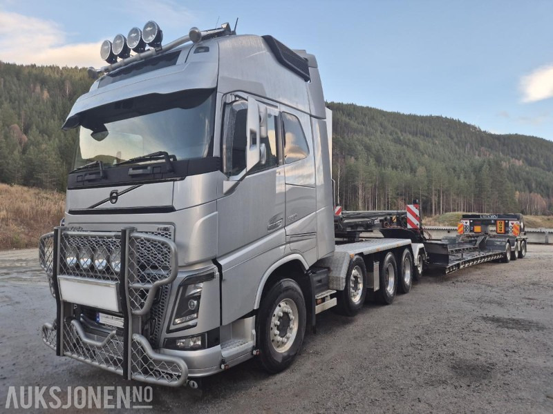 2017 Volvo FH 16 / 750, 8x4+2 Tungtrekker med 2019 Vang 3+1 akslet brønnhenger - Komunālā/ Specializētā tehnika: foto 1 2017 Volvo FH 16 / 750, 8x4+2 Tungtrekker med 2019 Vang 3+1 akslet brønnhenger - Komunālā/ Specializētā tehnika: foto 1