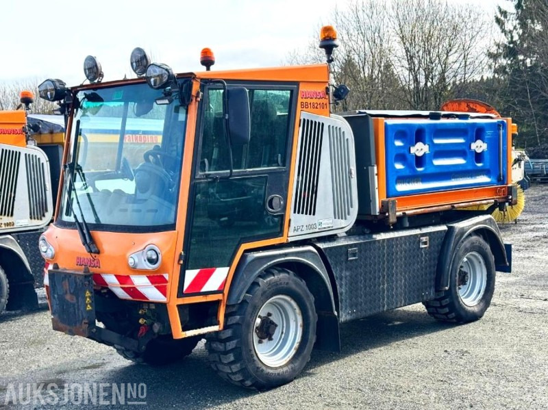 2018 Hansa APZ1003L Redskapsbærer med Bucher Husky 1500 W FS strøer - Komunālā/ Specializētā tehnika: foto 1 2018 Hansa APZ1003L Redskapsbærer med Bucher Husky 1500 W FS strøer - Komunālā/ Specializētā tehnika: foto 1
