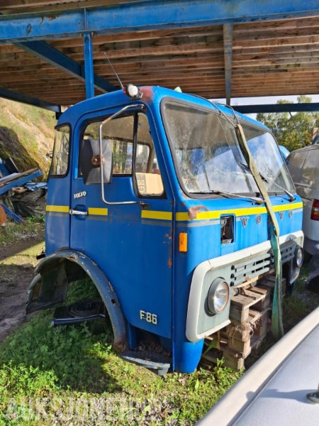 1976 Volvo original hytte til Volvo F86 - Kravas automašīna: foto 4 1976 Volvo original hytte til Volvo F86 - Kravas automašīna: foto 4