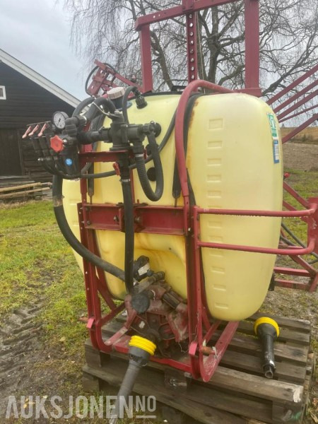 1900 Hardi 12m Sprøyte - Lauksaimniecības tehnika: foto 1 1900 Hardi 12m Sprøyte - Lauksaimniecības tehnika: foto 1