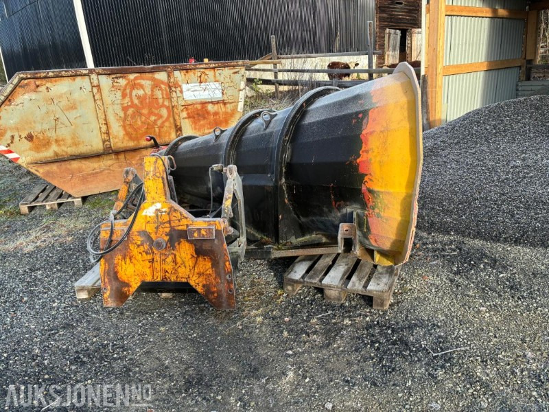 1984 Stiansen & Øya Brøyteskjær Skjær - Lauksaimniecības tehnika: foto 3 1984 Stiansen & Øya Brøyteskjær Skjær - Lauksaimniecības tehnika: foto 3