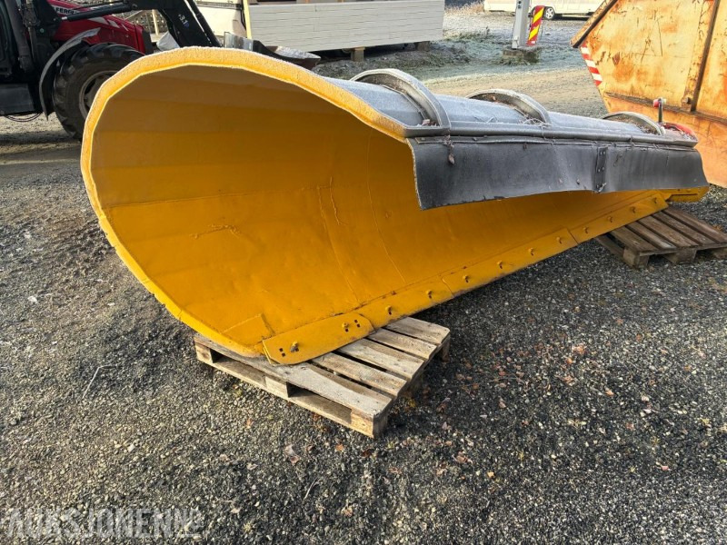 1984 Stiansen & Øya Brøyteskjær Skjær - Lauksaimniecības tehnika: foto 1 1984 Stiansen & Øya Brøyteskjær Skjær - Lauksaimniecības tehnika: foto 1