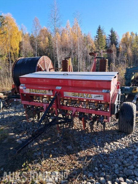 1997 Junkkeri Simulta såmaskin 2500 slep - Lauksaimniecības tehnika: foto 2 1997 Junkkeri Simulta såmaskin 2500 slep - Lauksaimniecības tehnika: foto 2