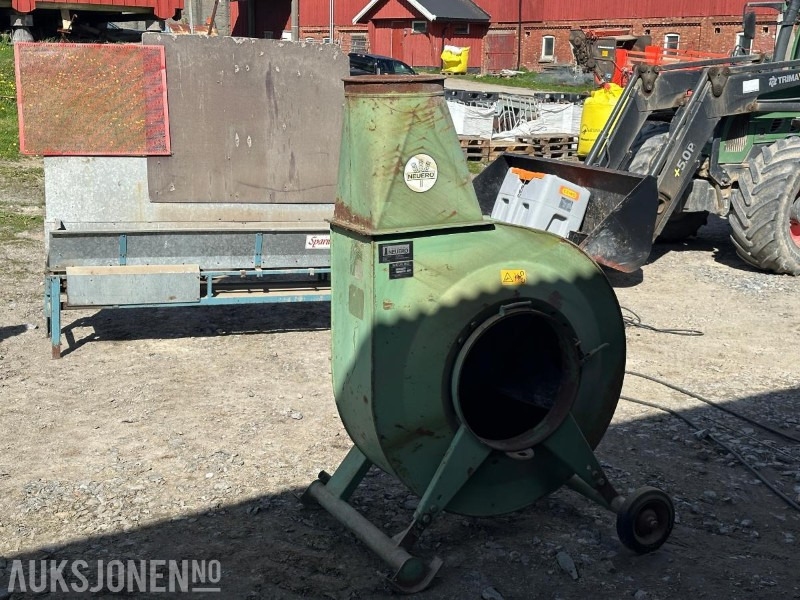 2001 Neuero AG 30 Kornblåser / Vifte - Lauksaimniecības tehnika: foto 2 2001 Neuero AG 30 Kornblåser / Vifte - Lauksaimniecības tehnika: foto 2