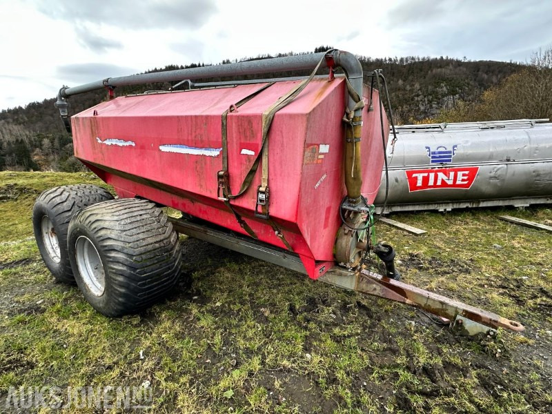 Lauksaimniecības tehnika 2005 MOI BG 8 Gjødselvogn m/Vogelsang spreder: foto 7 Lauksaimniecības tehnika 2005 MOI BG 8 Gjødselvogn m/Vogelsang spreder: foto 7