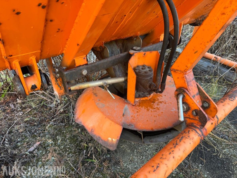 2006 Shmidt Traxos 18VCB selvlastende tallerkenspreder for traktor 1,8 m3 - Lauksaimniecības tehnika: foto 5 2006 Shmidt Traxos 18VCB selvlastende tallerkenspreder for traktor 1,8 m3 - Lauksaimniecības tehnika: foto 5