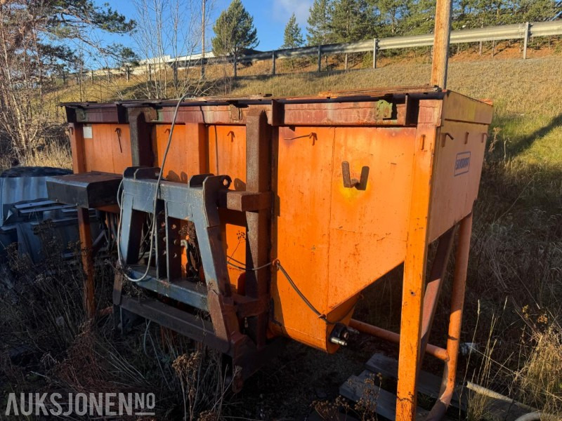 2006 Shmidt Traxos 18VCB selvlastende tallerkenspreder for traktor 1,8 m3 - Lauksaimniecības tehnika: foto 2 2006 Shmidt Traxos 18VCB selvlastende tallerkenspreder for traktor 1,8 m3 - Lauksaimniecības tehnika: foto 2