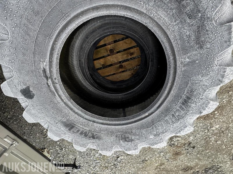 2017 Michelin XMCL 480/70 R24 – 2 stk brukte traktordekk - Lauksaimniecības tehnika: foto 4 2017 Michelin XMCL 480/70 R24 – 2 stk brukte traktordekk - Lauksaimniecības tehnika: foto 4