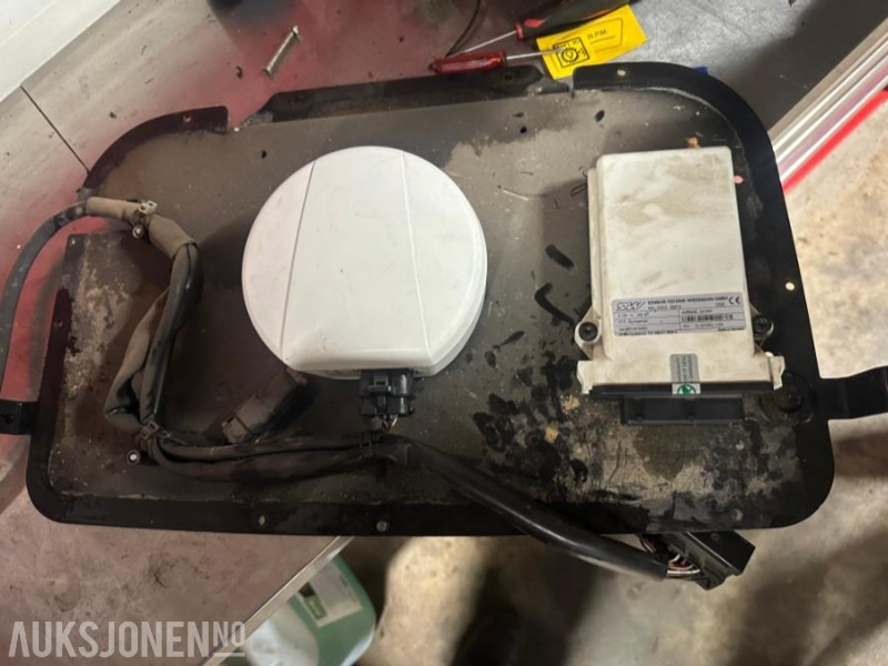 2019 Gps Valtra - GPS antenne - Stått på Valtra T234 - Lauksaimniecības tehnika: foto 2 2019 Gps Valtra - GPS antenne - Stått på Valtra T234 - Lauksaimniecības tehnika: foto 2