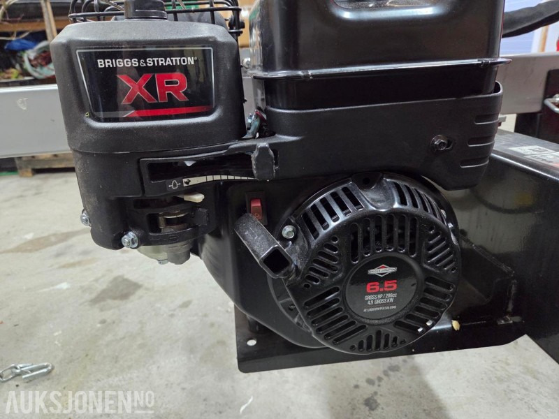 2025 Hecht 6422 ATV Vedkløyver – 22 tonn | Lite brukt (30–35 timer) - Lauksaimniecības tehnika: foto 5 2025 Hecht 6422 ATV Vedkløyver – 22 tonn | Lite brukt (30–35 timer) - Lauksaimniecības tehnika: foto 5