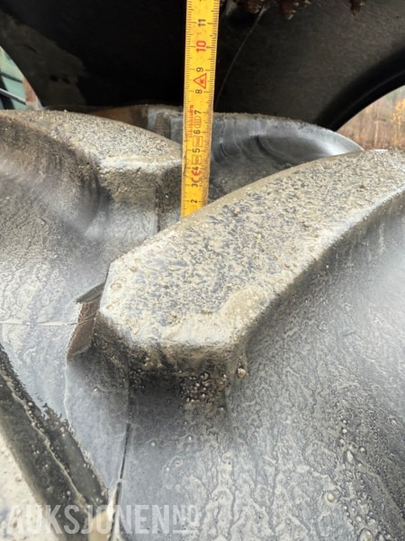 4 stk Michelin Axiobib 600/70R30 traktordekk -stått på fasttrac - Lauksaimniecības tehnika: foto 5 4 stk Michelin Axiobib 600/70R30 traktordekk -stått på fasttrac - Lauksaimniecības tehnika: foto 5