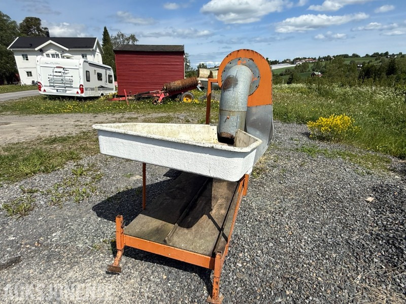 Bærrensker til traktor - brukt til solbær - Lauksaimniecības tehnika: foto 3 Bærrensker til traktor - brukt til solbær - Lauksaimniecības tehnika: foto 3