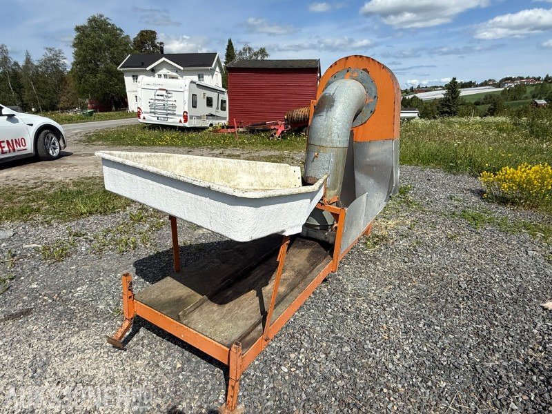 Bærrensker til traktor - brukt til solbær - Lauksaimniecības tehnika: foto 2 Bærrensker til traktor - brukt til solbær - Lauksaimniecības tehnika: foto 2