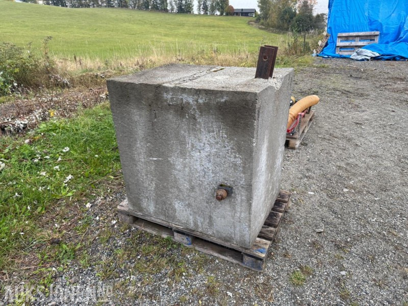 Betonglodd til Traktor - Lauksaimniecības tehnika: foto 2 Betonglodd til Traktor - Lauksaimniecības tehnika: foto 2