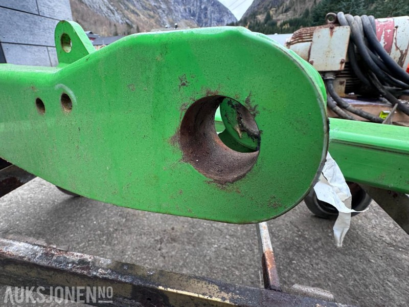 Lauksaimniecības tehnika Lite brukt løftearm til Avant 630: foto 8 Lauksaimniecības tehnika Lite brukt løftearm til Avant 630: foto 8