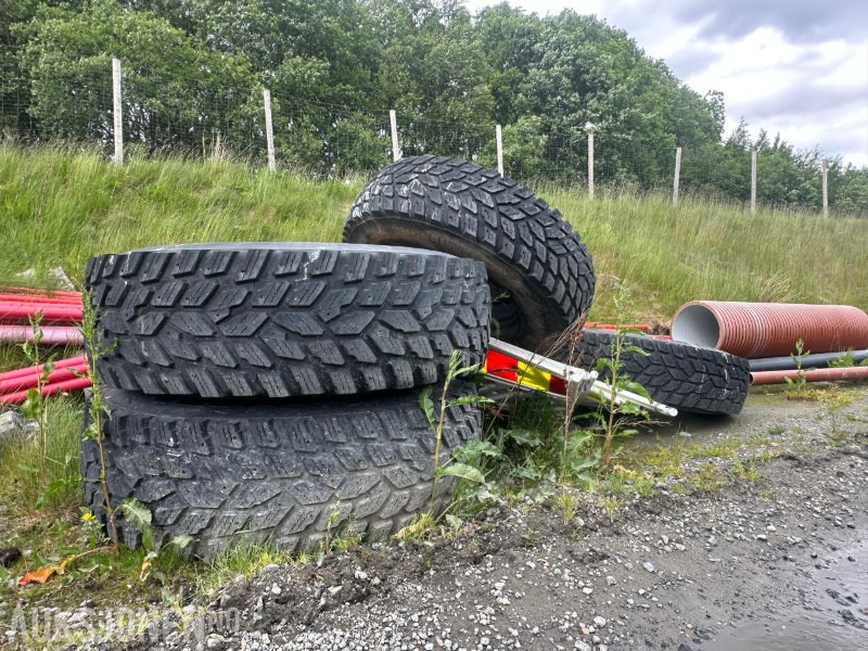 Lauksaimniecības tehnika Nokian Hakkapelitta - Vinterhjul til JCB Fastrac 8310: foto 1