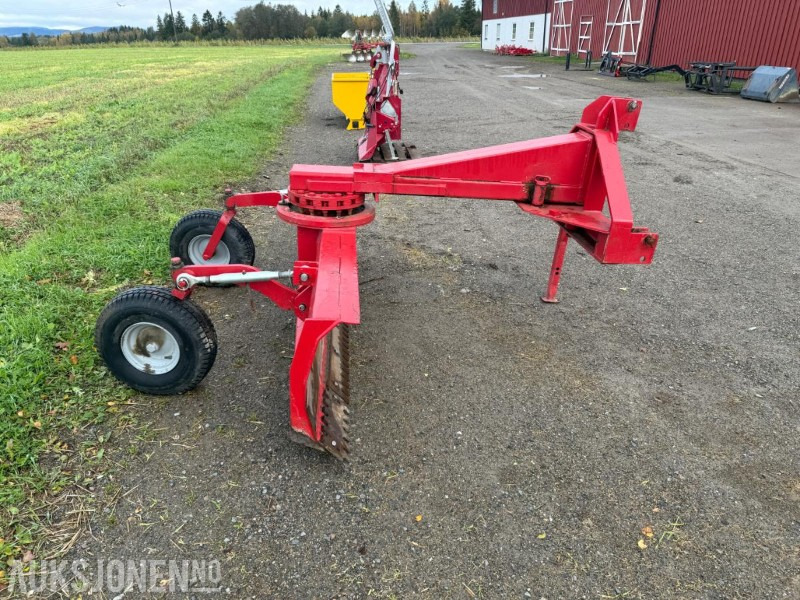 Planeringsskjær til traktor - Lauksaimniecības tehnika: foto 2 Planeringsskjær til traktor - Lauksaimniecības tehnika: foto 2