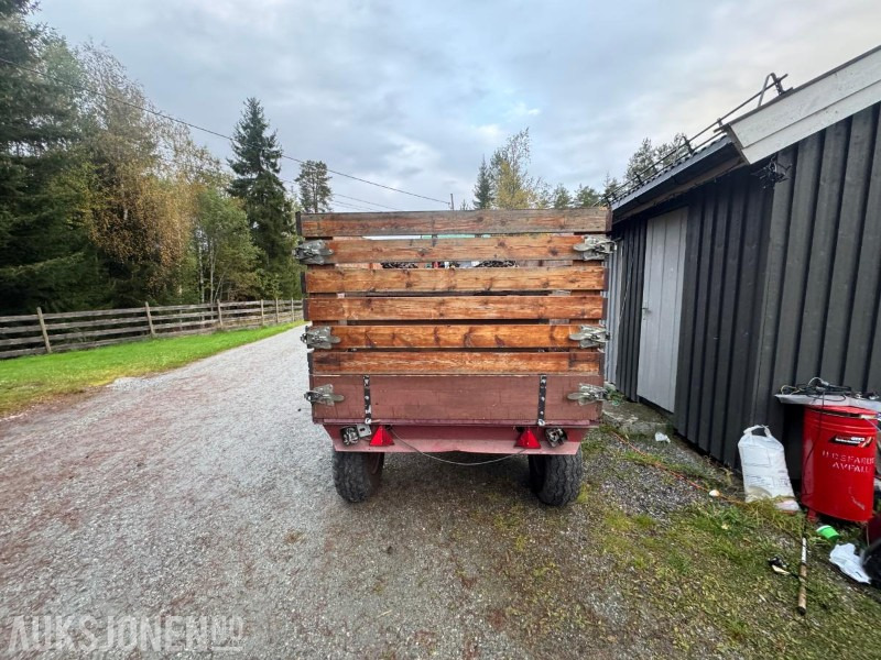 Uregistrert Moelven tilhenger til traktor med høye karmer - Lauksaimniecības tehnika: foto 3 Uregistrert Moelven tilhenger til traktor med høye karmer - Lauksaimniecības tehnika: foto 3