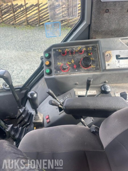MASSEY FERGUSON 3090 MED FRONTLASTER / PALLEGAFFLER - Traktors: foto 4 MASSEY FERGUSON 3090 MED FRONTLASTER / PALLEGAFFLER - Traktors: foto 4