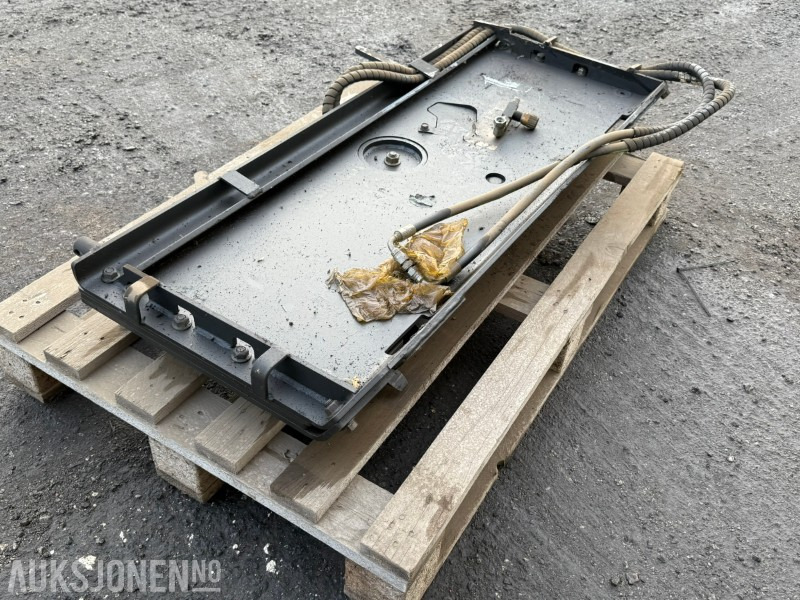 2017 Bobcat TILT-TATCH hydraulisk tilt-feste - Papildaprīkojums - Celtniecības tehnika: foto 4 2017 Bobcat TILT-TATCH hydraulisk tilt-feste - Papildaprīkojums - Celtniecības tehnika: foto 4