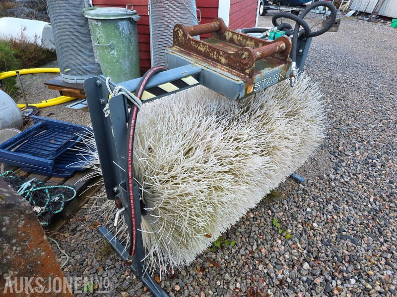 2017 TAH1300S hydraulisk feiebørste / Kost - Papildaprīkojums - Celtniecības tehnika: foto 2 2017 TAH1300S hydraulisk feiebørste / Kost - Papildaprīkojums - Celtniecības tehnika: foto 2