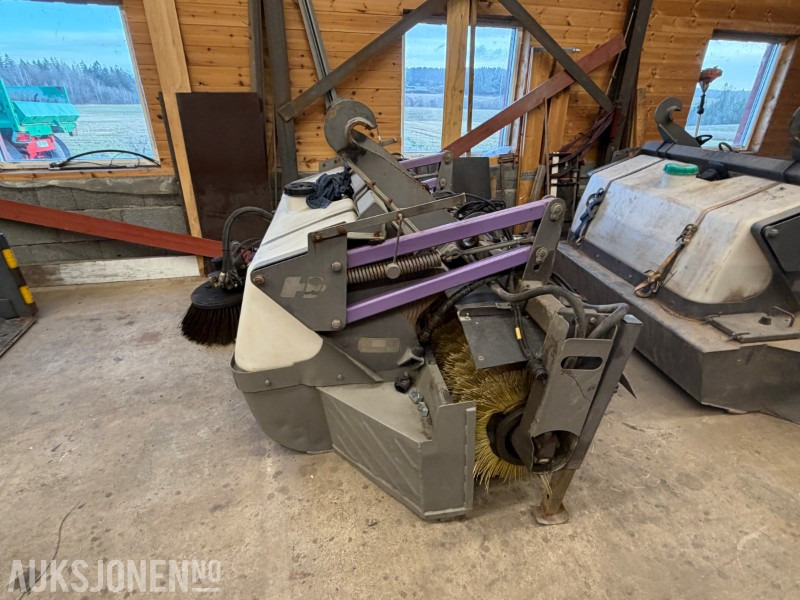 Holms 300/2,2 feiekost med vanntank MED BM FESTE - Papildaprīkojums - Celtniecības tehnika: foto 2 Holms 300/2,2 feiekost med vanntank MED BM FESTE - Papildaprīkojums - Celtniecības tehnika: foto 2