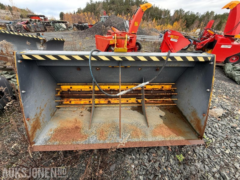 Stark strøkasse HK 1010 (2,09M) - Papildaprīkojums - Celtniecības tehnika: foto 2 Stark strøkasse HK 1010 (2,09M) - Papildaprīkojums - Celtniecības tehnika: foto 2