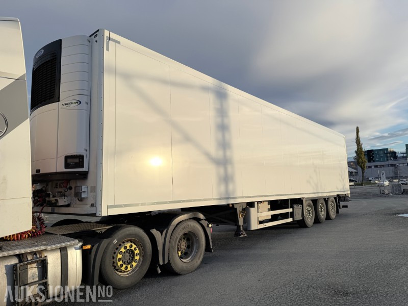 2020 Schmitz Cargobull thermotralle - med bakløft - Piekabe: foto 1 2020 Schmitz Cargobull thermotralle - med bakløft - Piekabe: foto 1
