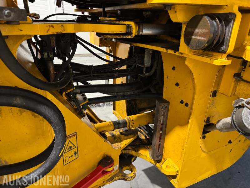 Riteņu iekrāvējs VOLVO L120F HJULLASTER MED SKUFFE, SENTRALSMØRING OG 2 SETT HJUL: foto 18